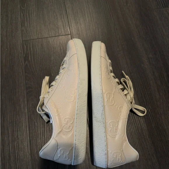 Gucci MEN’S Cream Sneakers - Picture 6 of 9